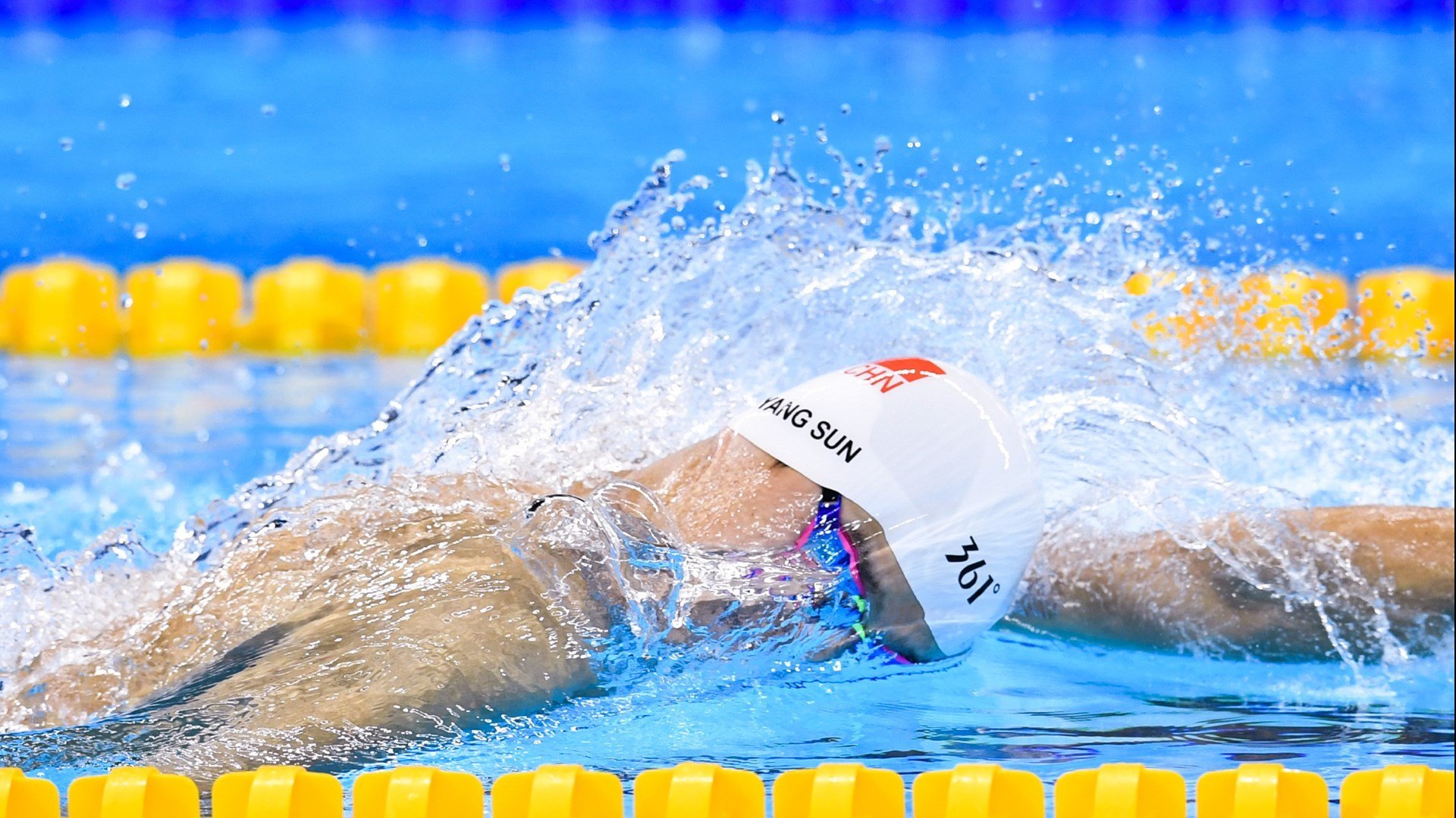 “新引入的足球技术保障系统保障比赛公平”,足球新规定